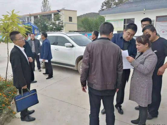平涼泓源公司開展“踐行初心使命，助推脫貧攻堅”主題黨日活動(圖3)