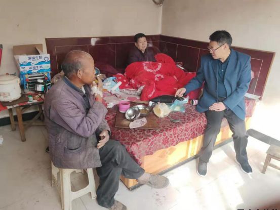 平涼泓源公司開展“踐行初心使命，助推脫貧攻堅”主題黨日活動(圖6)
